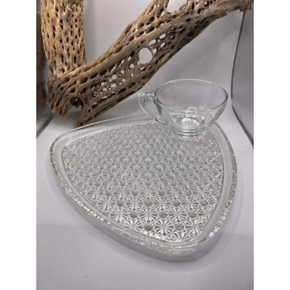 Indiana Glass Daisy and Button Snack Set 1960s Service for 4 - Picture 1 of 6